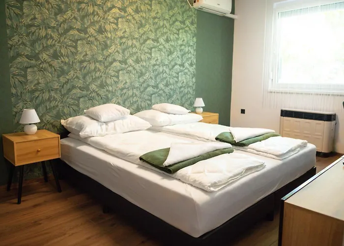 Gazde/Camere de închiriat Palm *